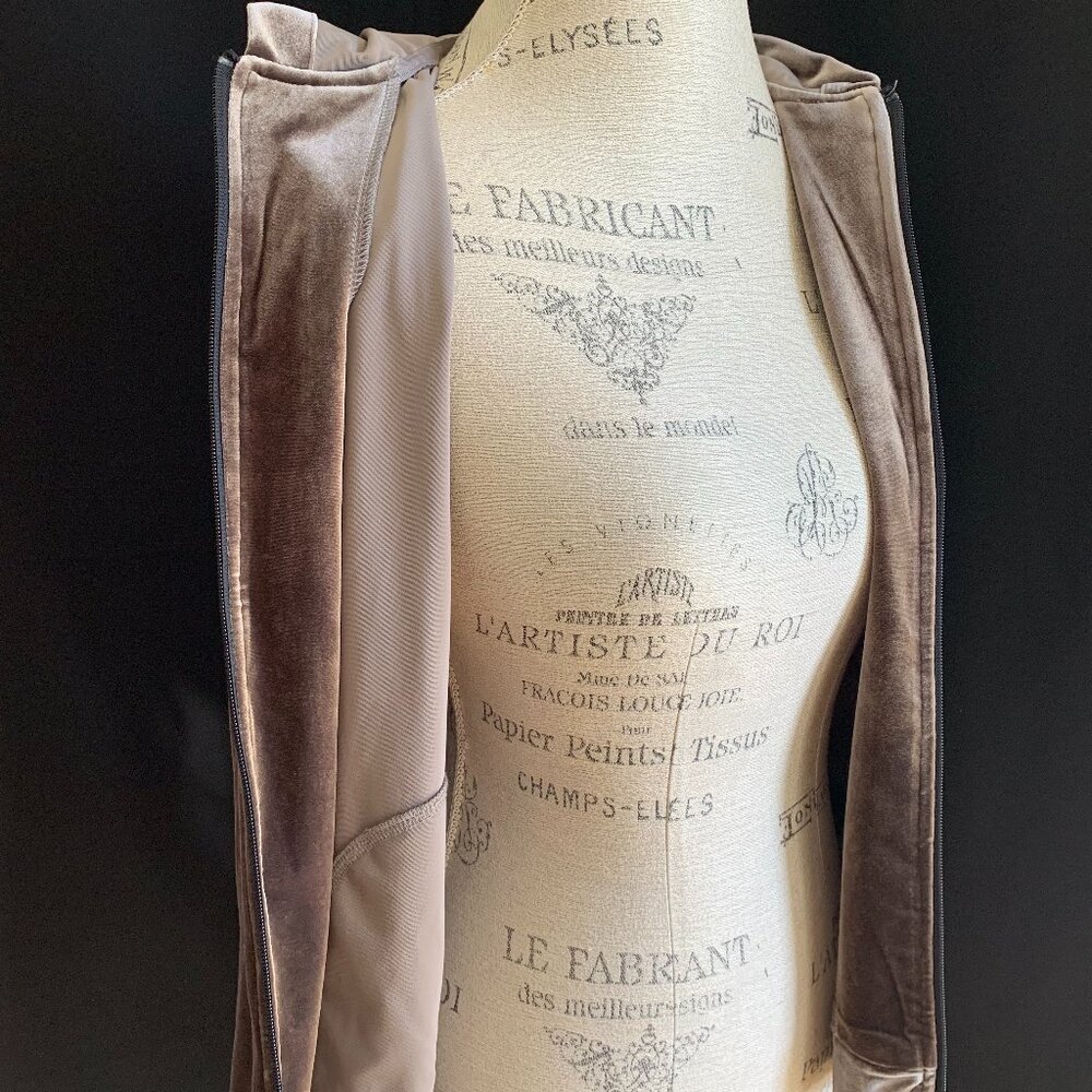 Gorgeous Velour Hoodie: Size M. - Picture 8 of 10